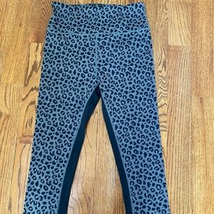 Allfenix gray and black cheetah print leggings Sz L NWT